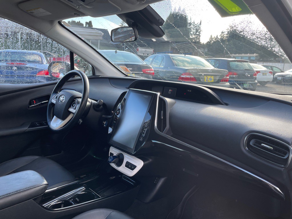 2017 Toyota Prius Image 11