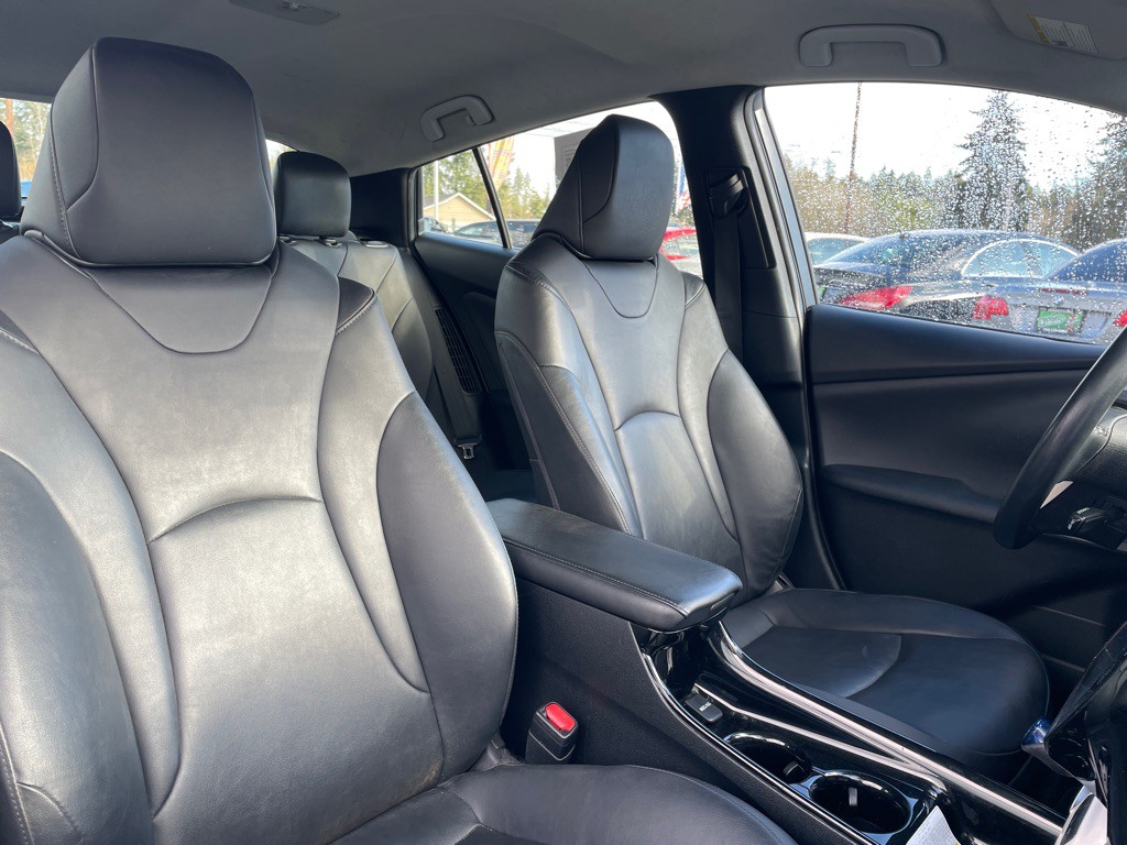 2017 Toyota Prius Image 12