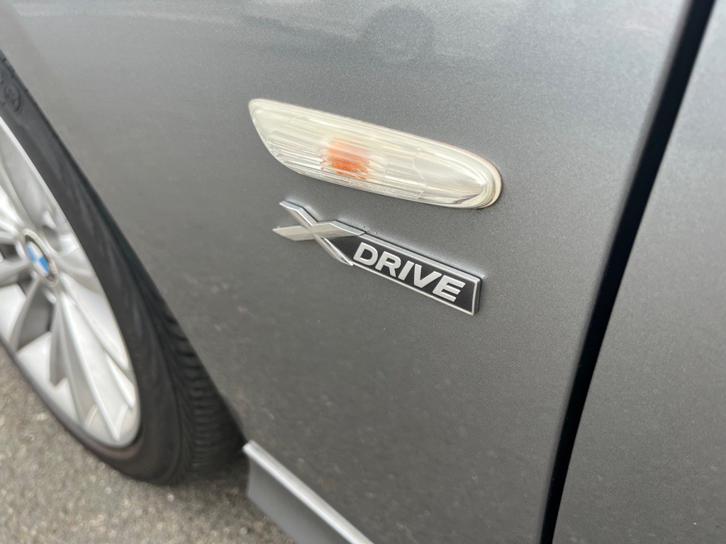 2011 BMW 3 Series Image 16