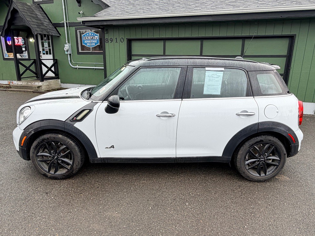 2014 MINI Cooper Image 2