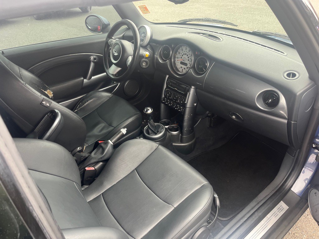 2007 MINI Cooper Image 10