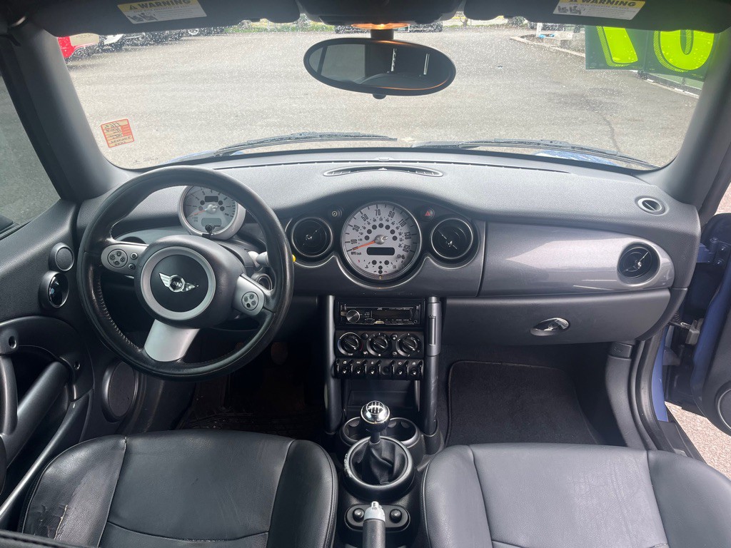 2007 MINI Cooper Image 11
