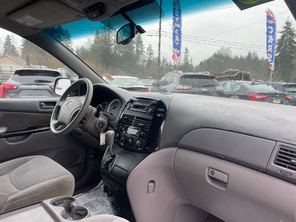2005 Toyota Sienna Image 11