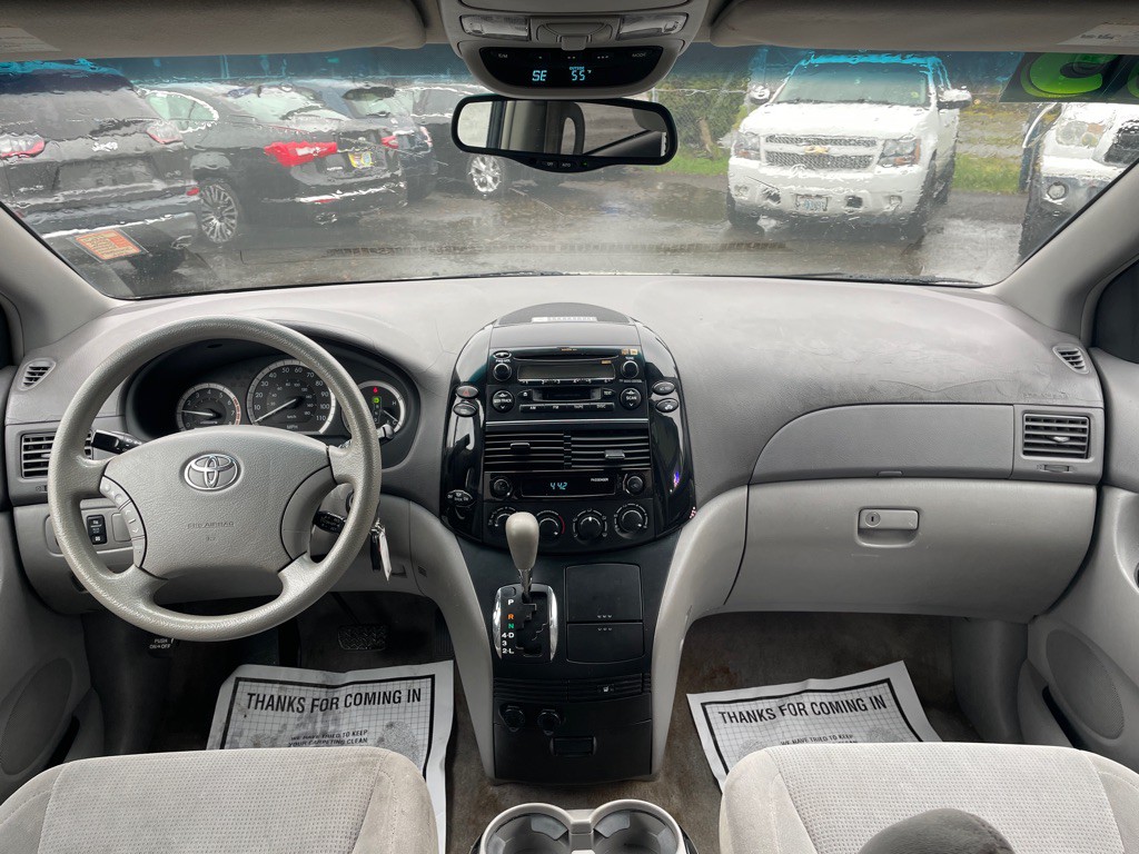 2005 Toyota Sienna Image 13