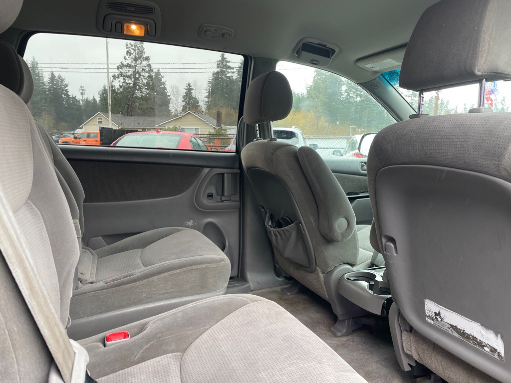 2005 Toyota Sienna Image 14