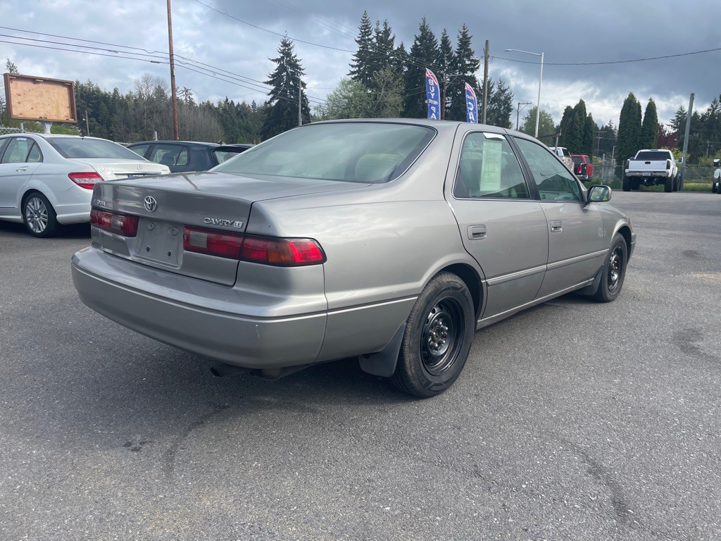 1997 Toyota Camry Image 5