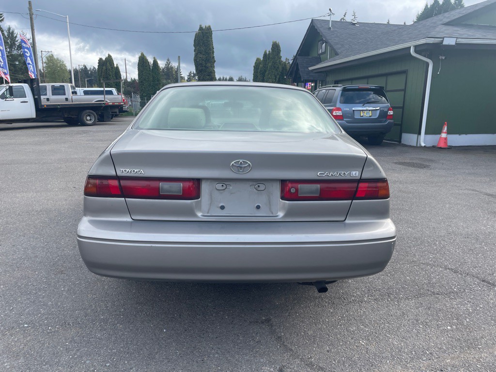 1997 Toyota Camry Image 6