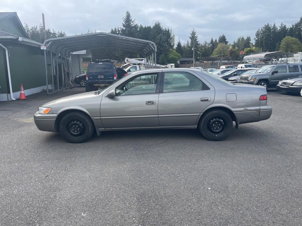 1997 Toyota Camry Image 8