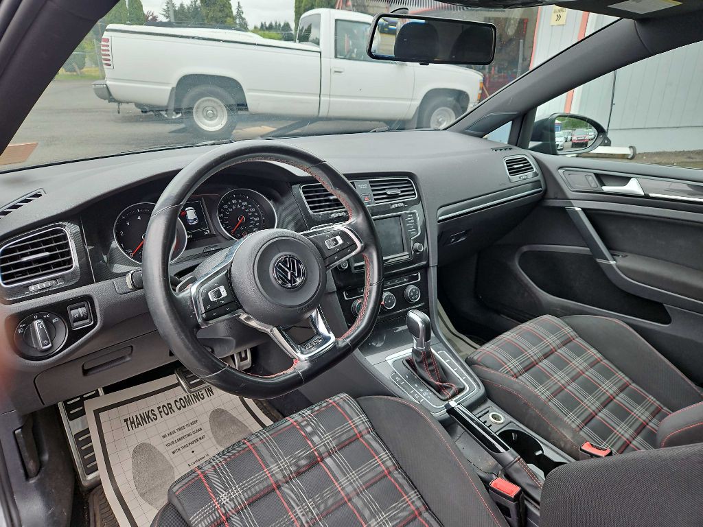 2016 Volkswagen GTI Image 10