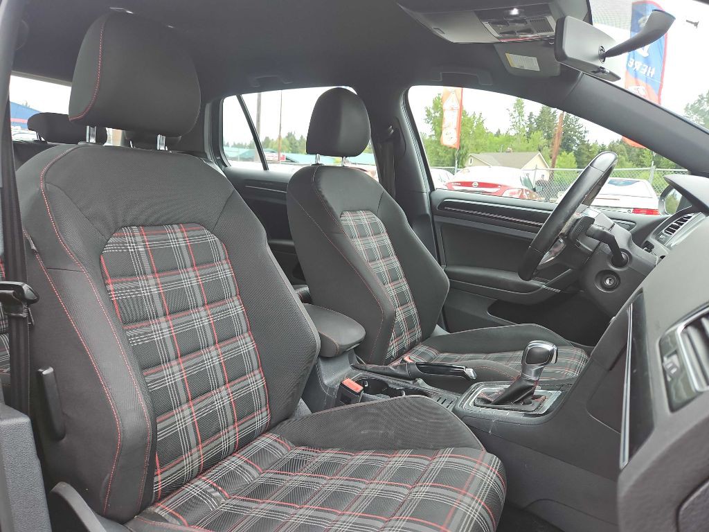 2016 Volkswagen GTI Image 11