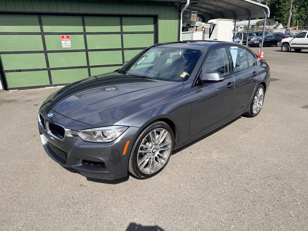 2014 BMW 3 Series Image 1