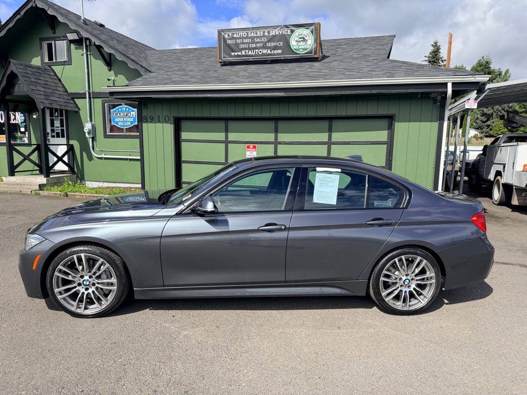 2014 BMW 3 Series Image 2