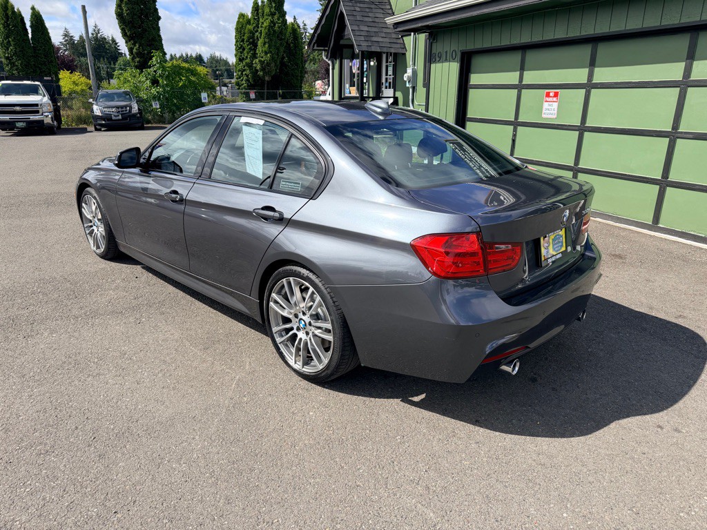 2014 BMW 3 Series Image 3