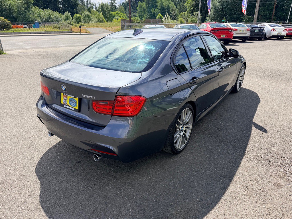 2014 BMW 3 Series Image 5