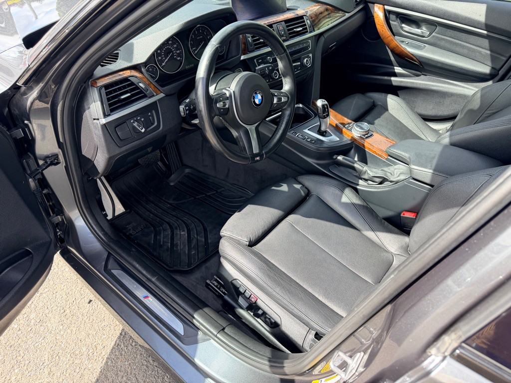 2014 BMW 3 Series Image 12
