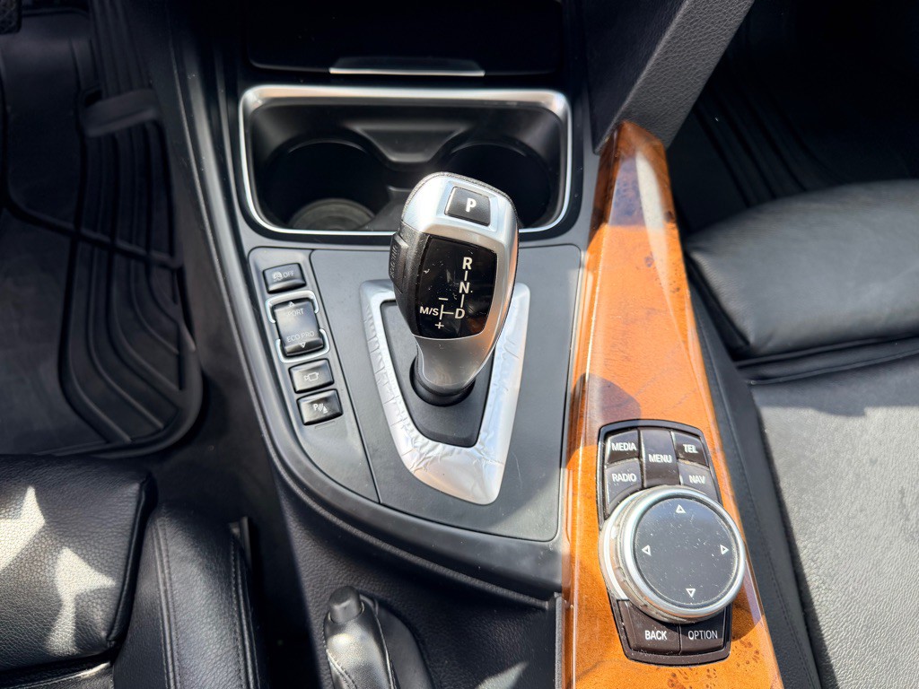 2014 BMW 3 Series Image 16