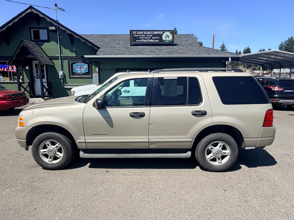 2004 Ford Explorer Image 2