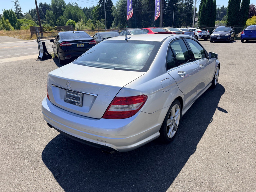 2011 Mercedes-Benz C-Class Image 5