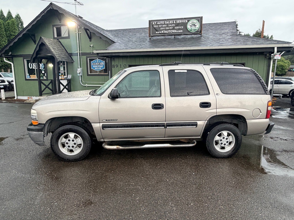 2001 Chevrolet Tahoe Image 2