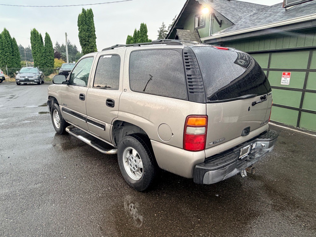 2001 Chevrolet Tahoe Image 3