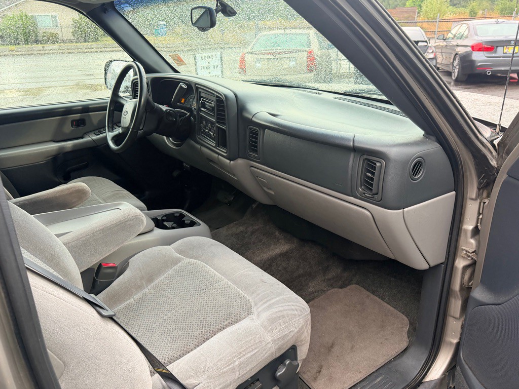 2001 Chevrolet Tahoe Image 9