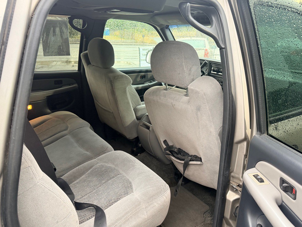 2001 Chevrolet Tahoe Image 10