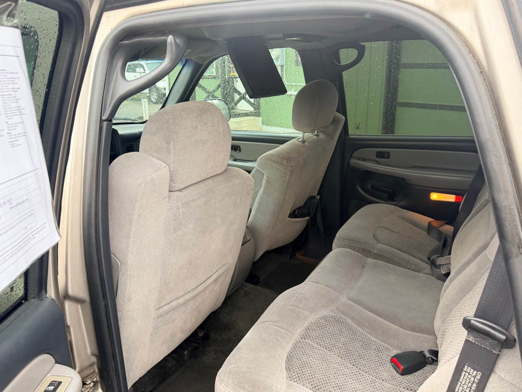 2001 Chevrolet Tahoe Image 12