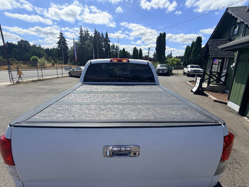 2010 Toyota Tundra Image 5
