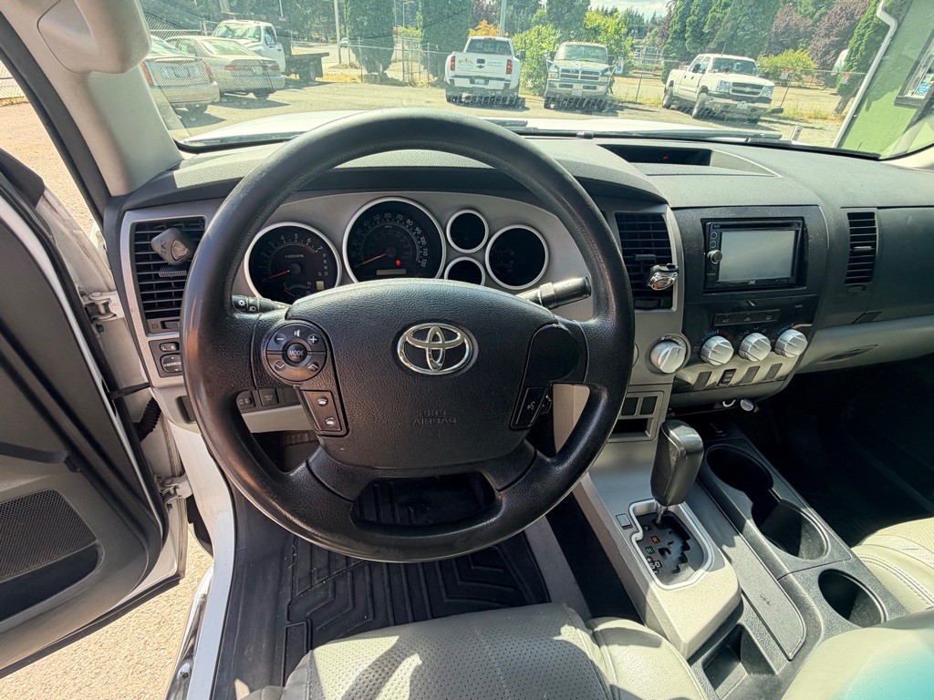 2010 Toyota Tundra Image 12