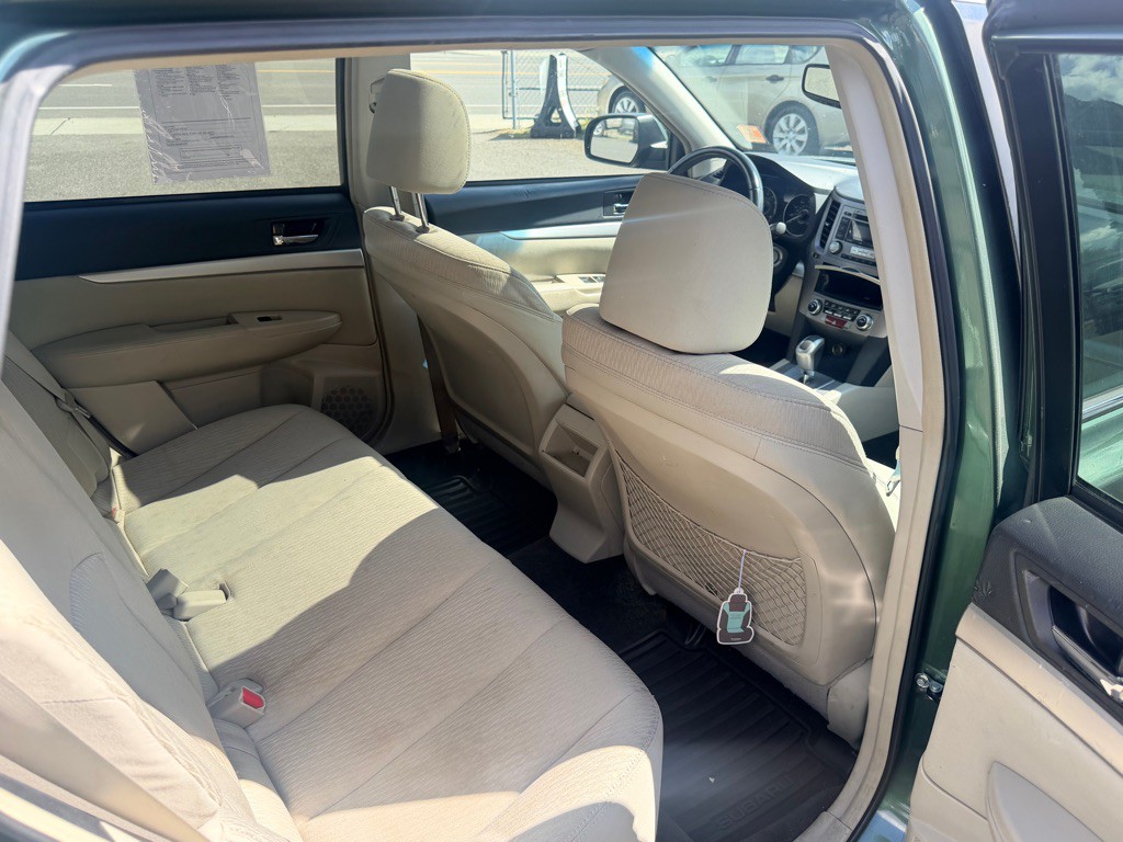 2012 Subaru Outback Image 10