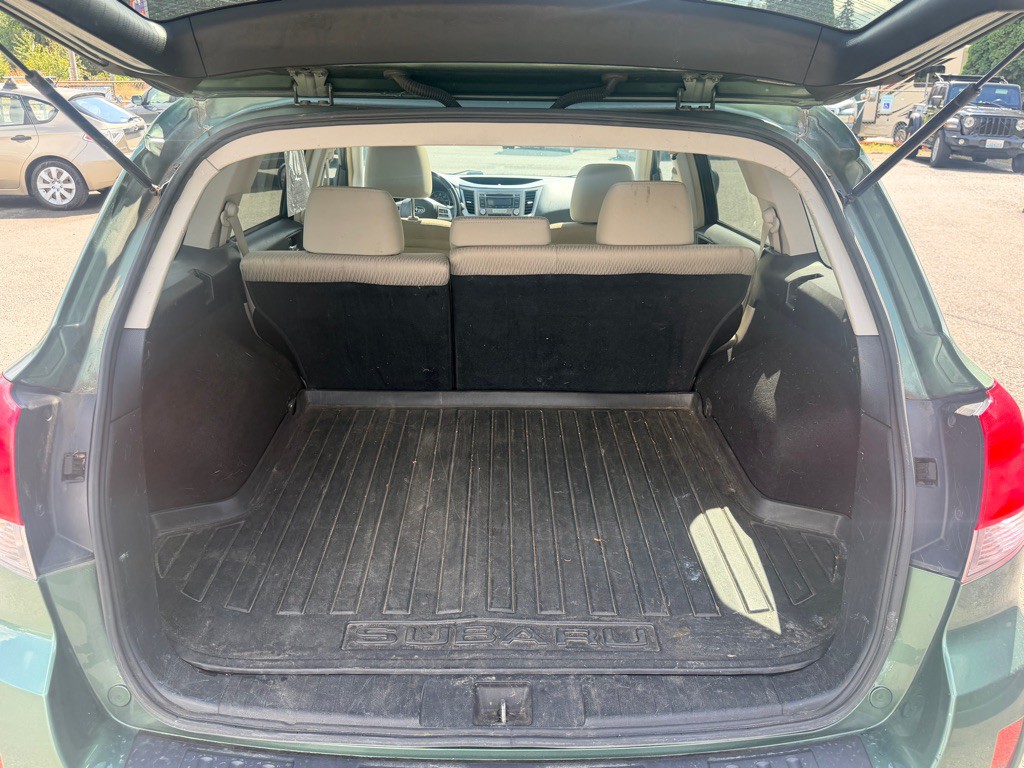 2012 Subaru Outback Image 11