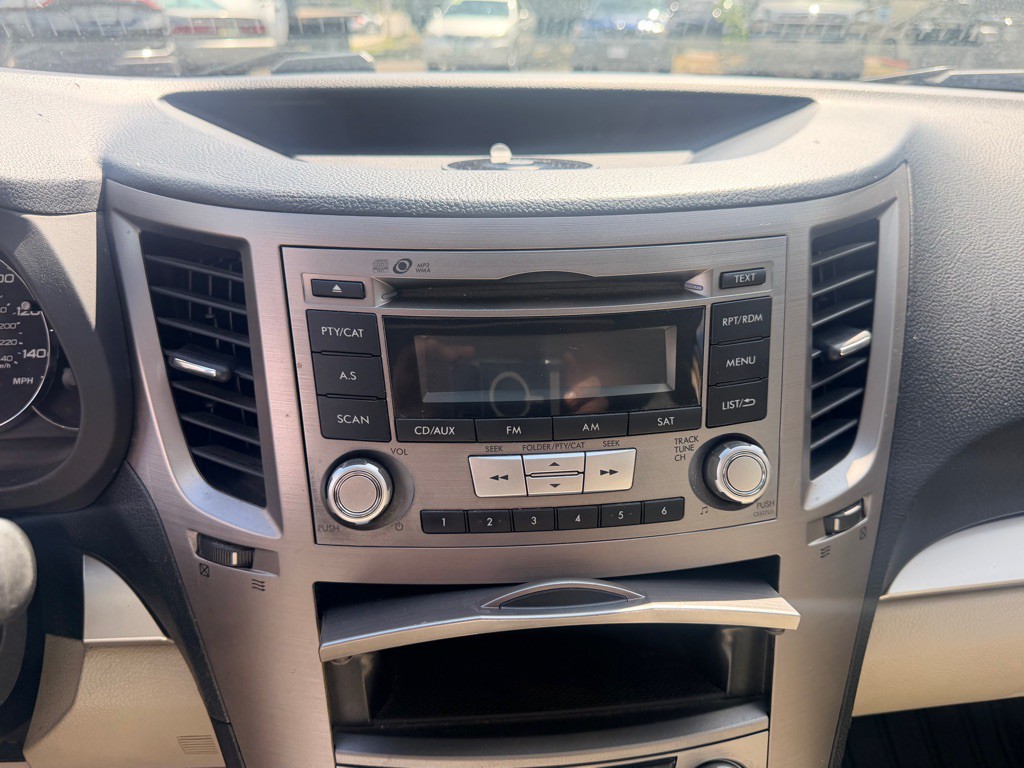 2012 Subaru Outback Image 16