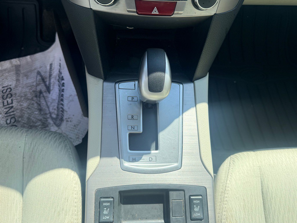 2012 Subaru Outback Image 17