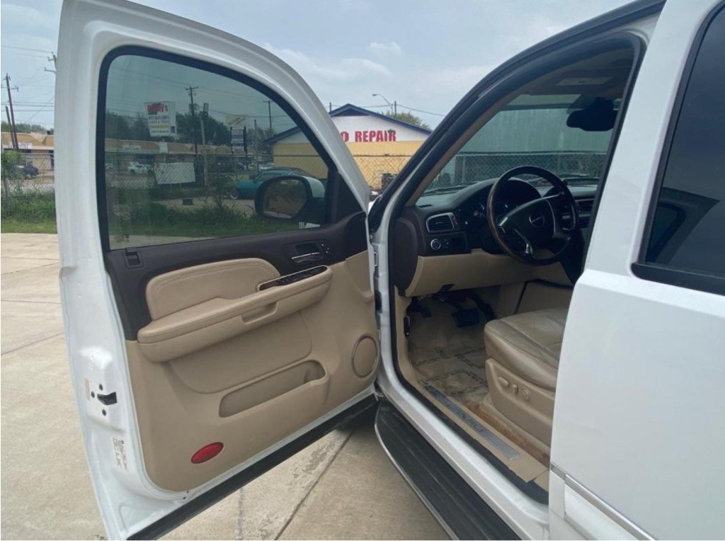 2007 GMC Yukon Image 6