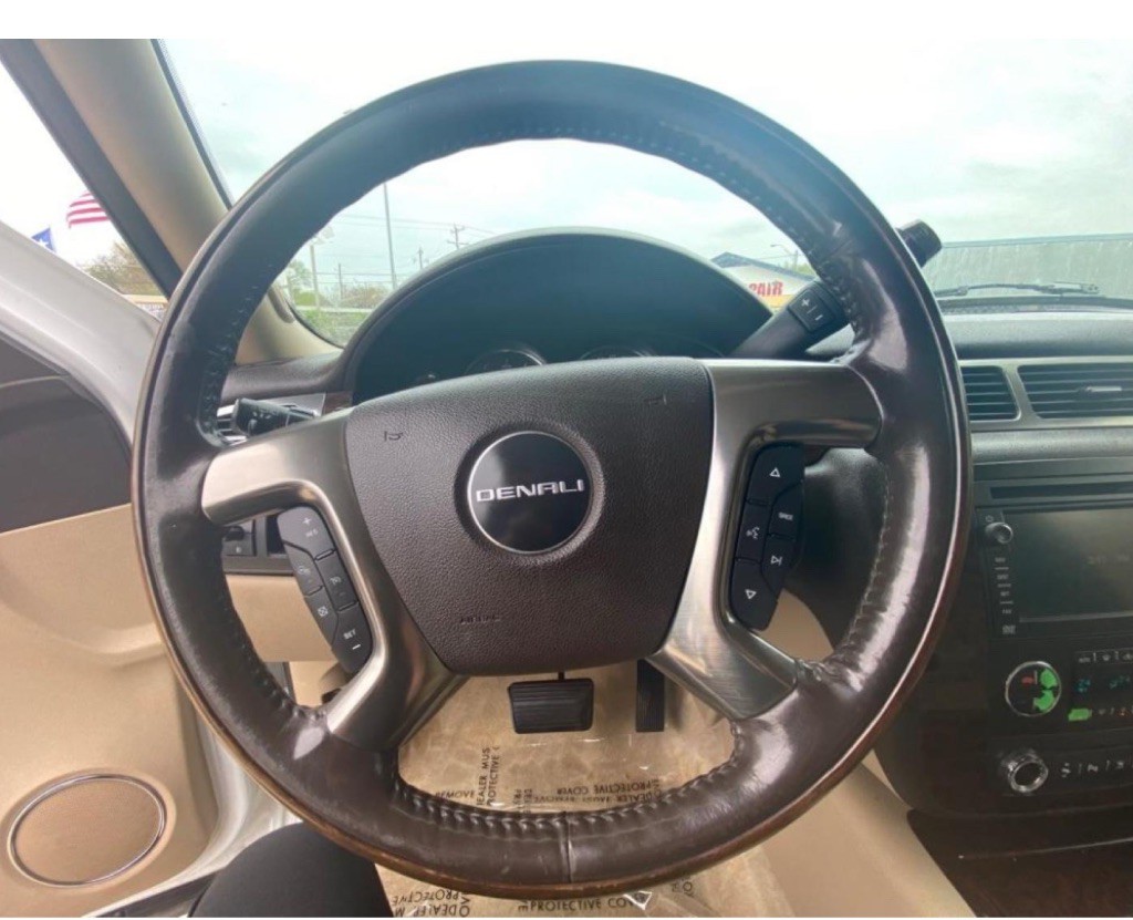 2007 GMC Yukon Image 8