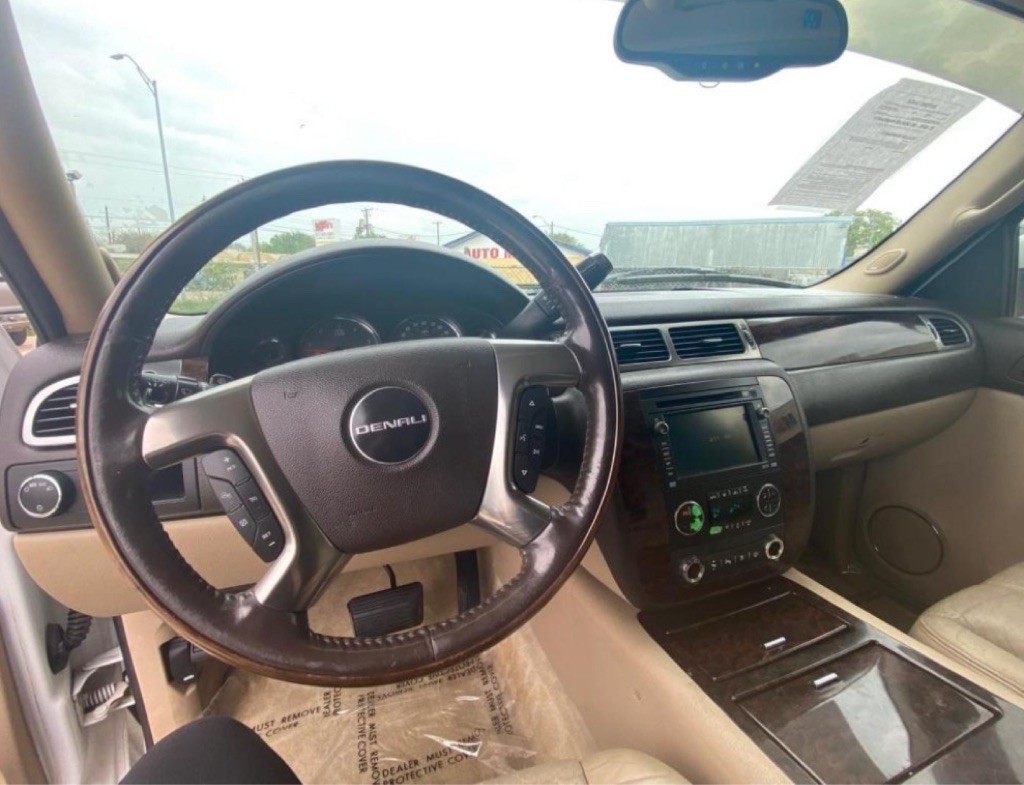 2007 GMC Yukon Image 9