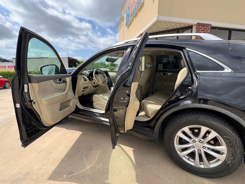 2013 INFINITI FX37 Image 8