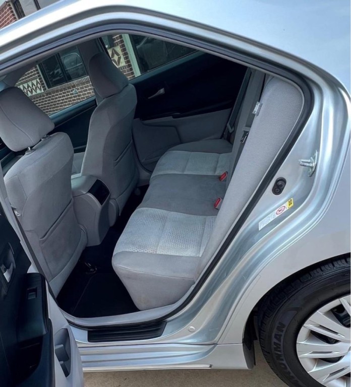 2012 Toyota Camry Image 11