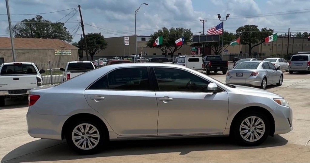 2012 Toyota Camry Image 7