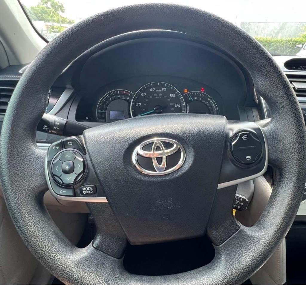 2012 Toyota Camry Image 8