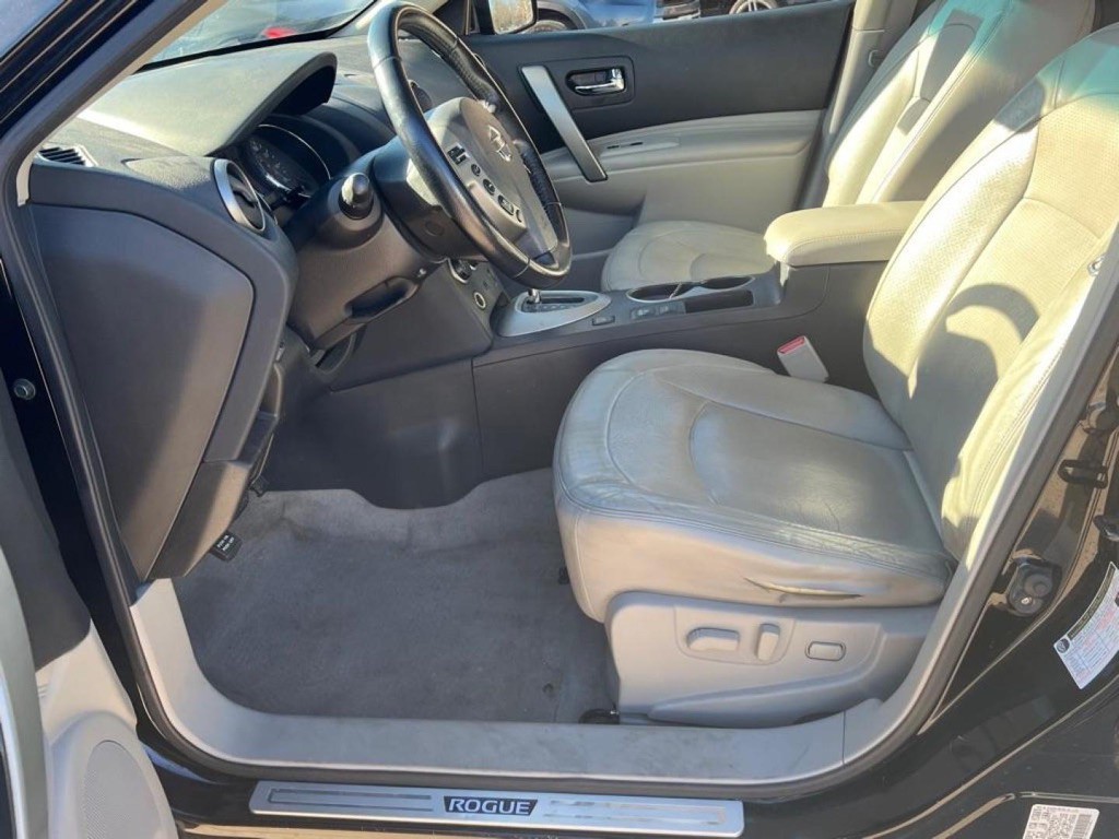 2013 Nissan Rogue Image 8