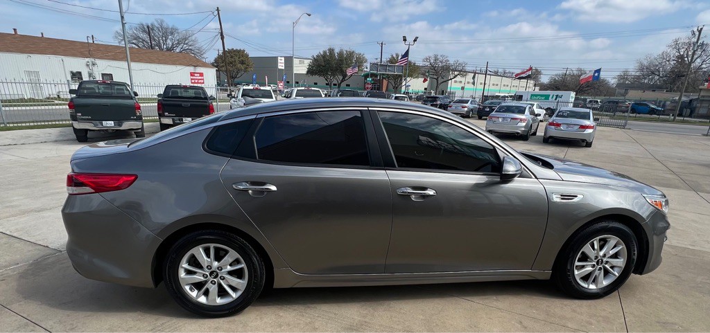 2017 Kia Optima Image 9