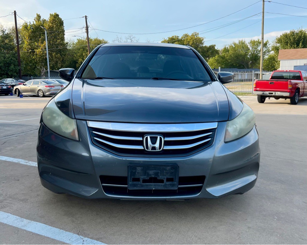 2011 Honda Accord Image 2