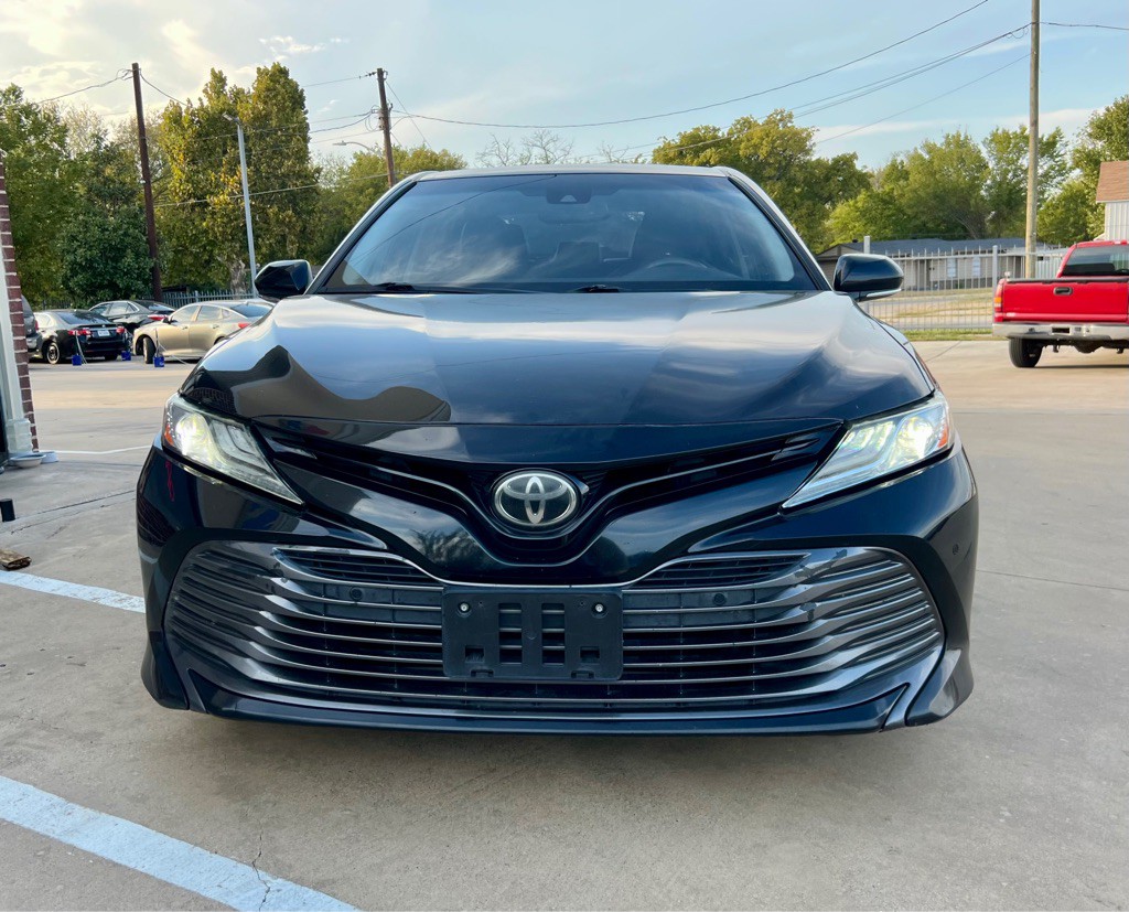 2018 Toyota Camry Image 2