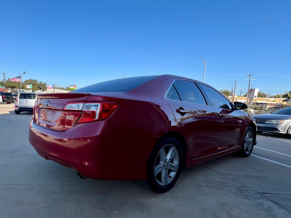 2014 Toyota Camry Image 6