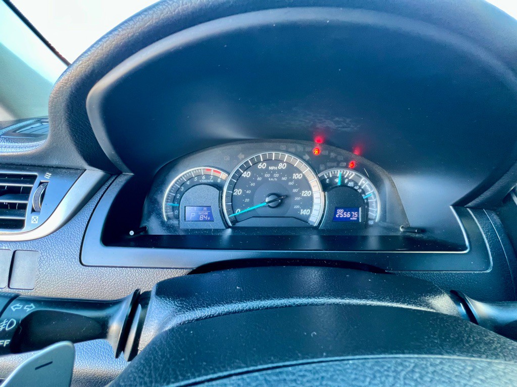 2014 Toyota Camry Image 9