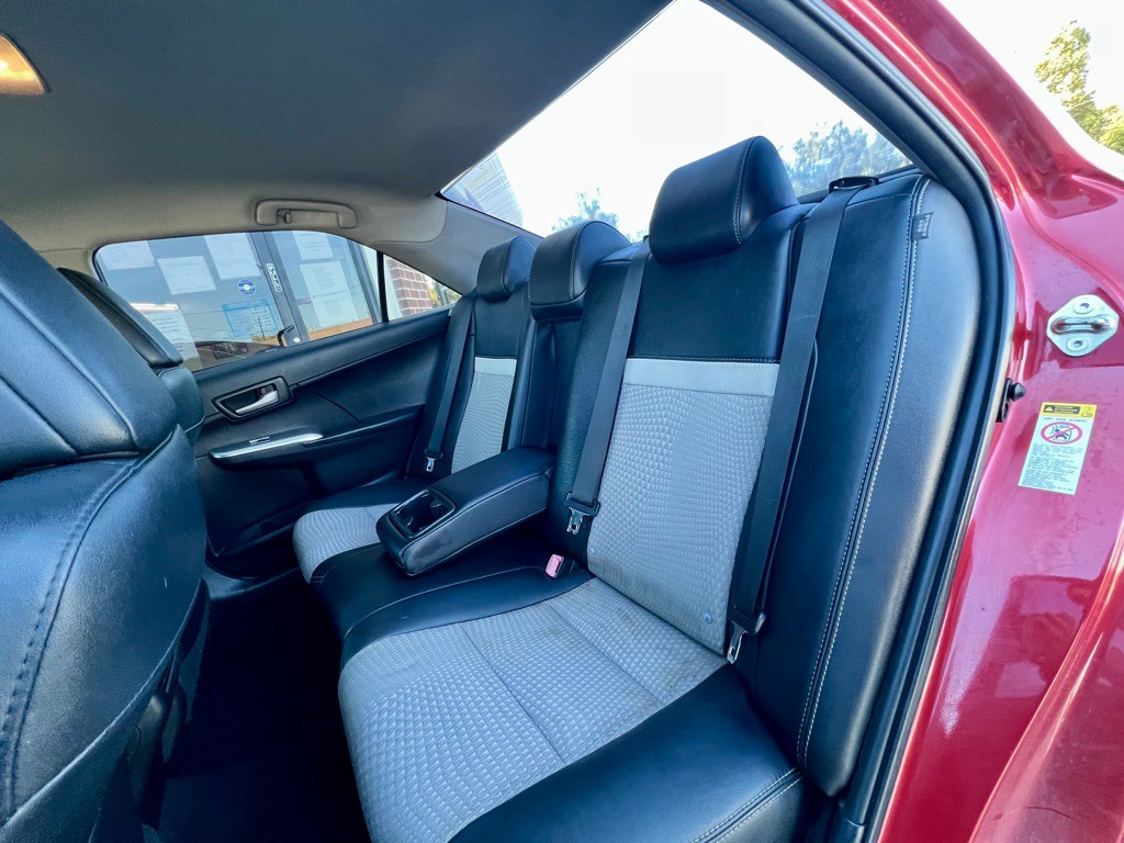 2014 Toyota Camry Image 11