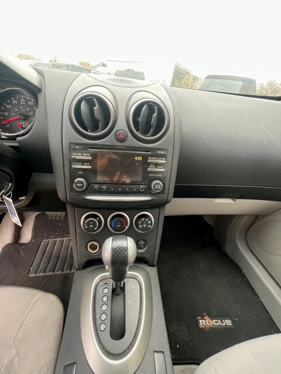 2015 Nissan Rogue Image 11