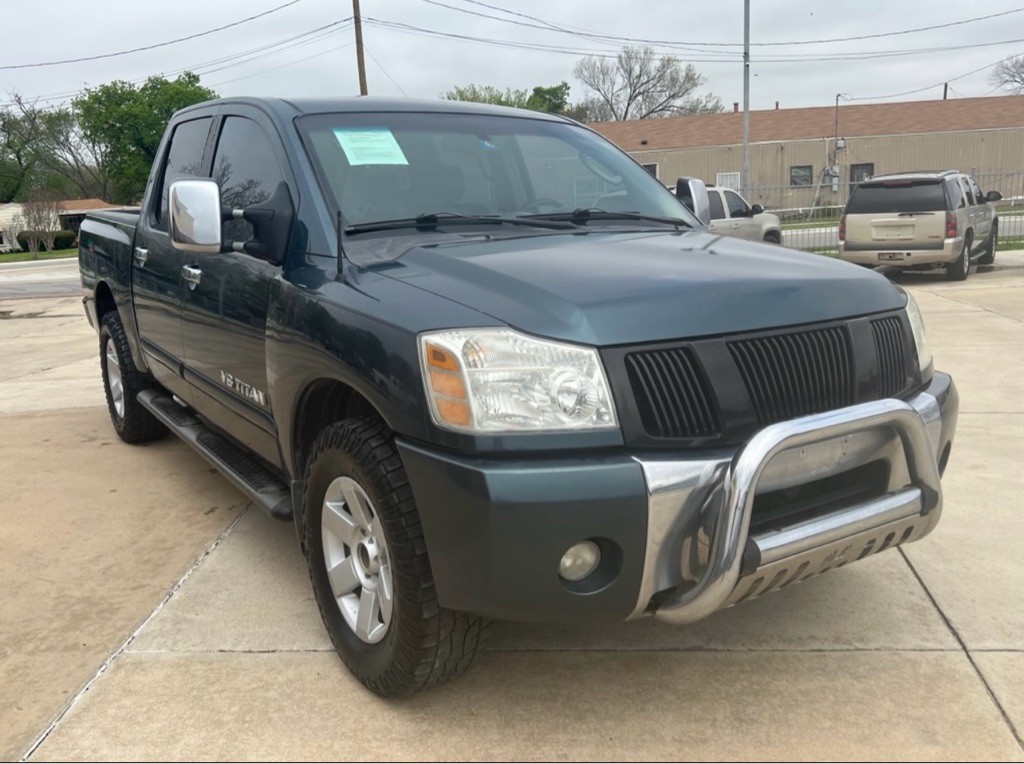 2005 Nissan Titan Image 3