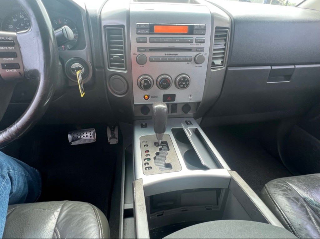 2005 Nissan Titan Image 9